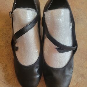 Elegant Black Leather Women's Heeled Jazz Shoes